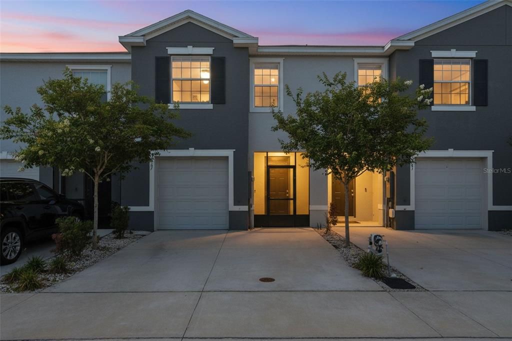 For Rent: $1,945 (3 beds, 2 baths, 1688 Square Feet)