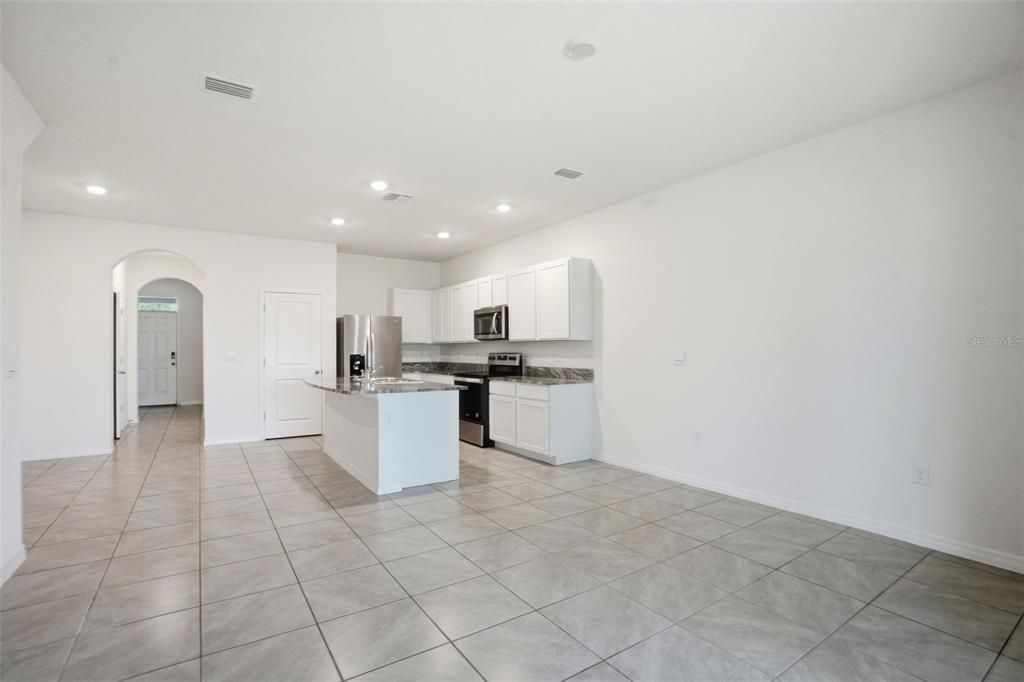 For Rent: $1,945 (3 beds, 2 baths, 1688 Square Feet)