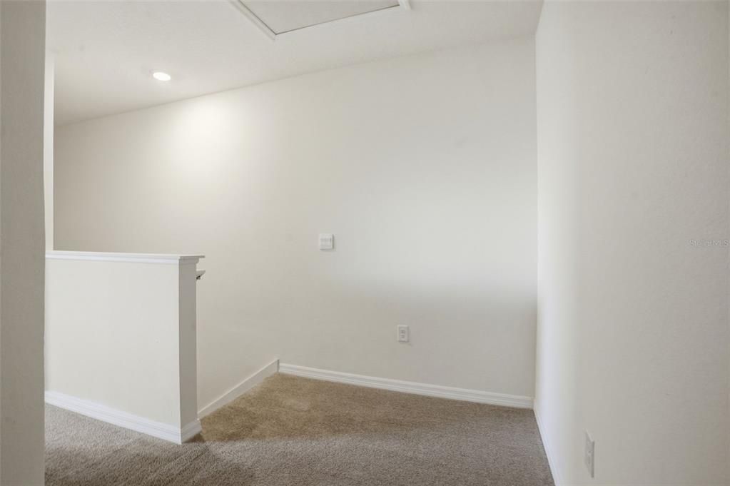 For Rent: $1,945 (3 beds, 2 baths, 1688 Square Feet)