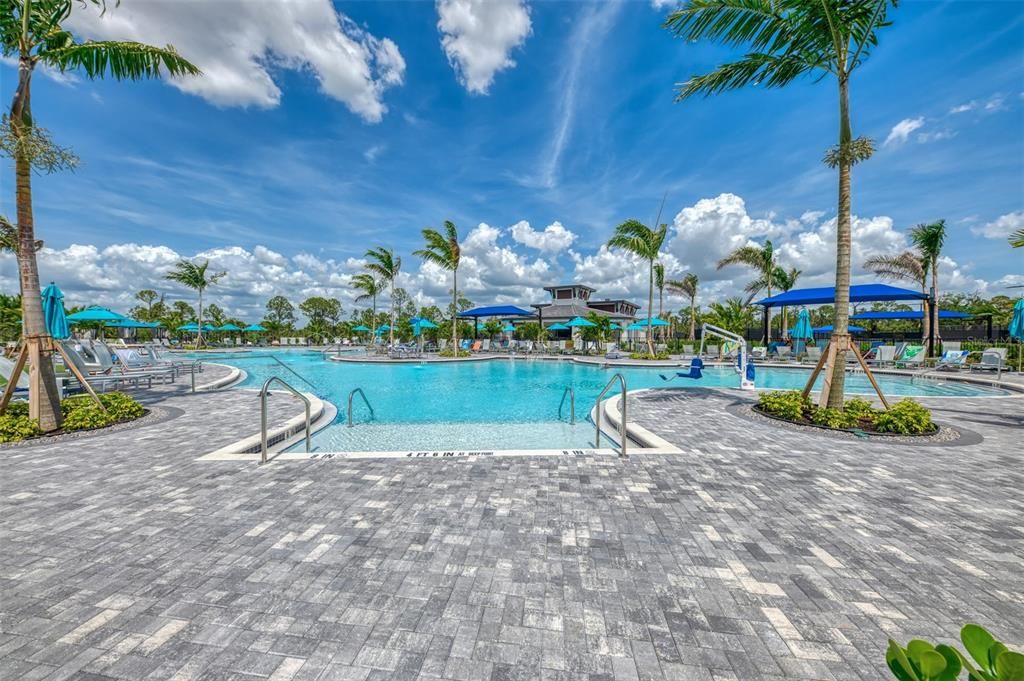For Sale: $309,000 (2 beds, 2 baths, 1124 Square Feet)