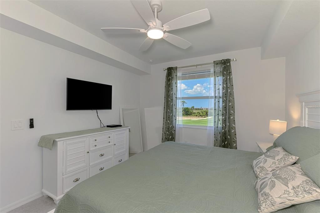 For Sale: $309,000 (2 beds, 2 baths, 1124 Square Feet)