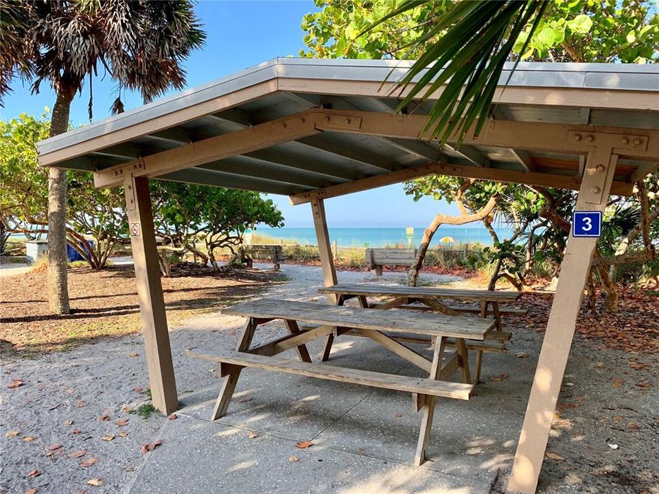 For Sale: $309,000 (2 beds, 2 baths, 1124 Square Feet)