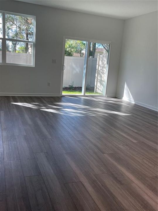 En Venta: $255,000 (3 camas, 2 baños, 1386 Pies cuadrados)