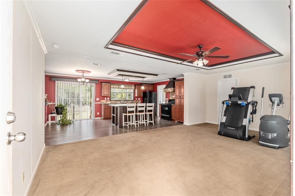 En Venta: $252,000 (4 camas, 3 baños, 2079 Pies cuadrados)