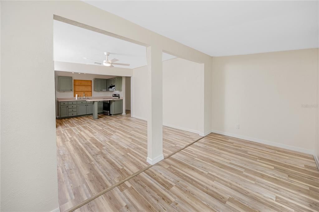 En Venta: $369,000 (3 camas, 2 baños, 1428 Pies cuadrados)