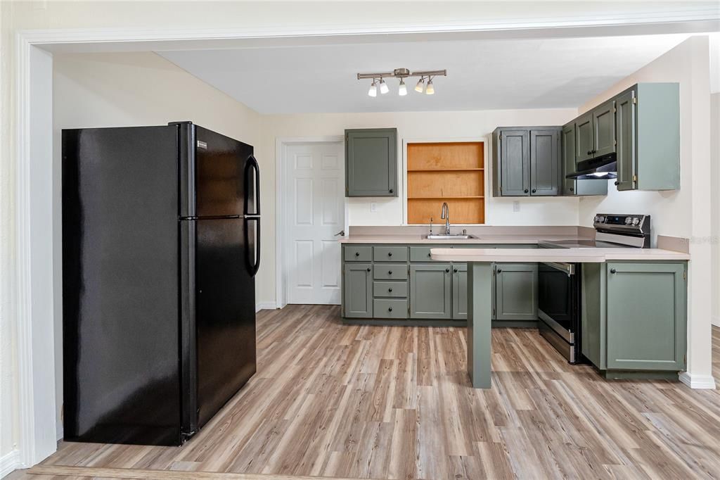 En Venta: $369,000 (3 camas, 2 baños, 1428 Pies cuadrados)