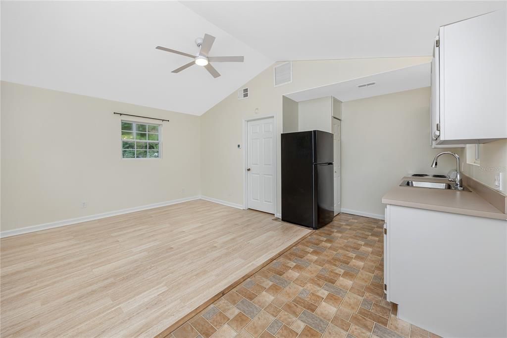 En Venta: $369,000 (3 camas, 2 baños, 1428 Pies cuadrados)
