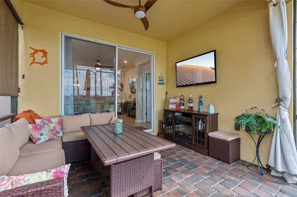 For Sale: $299,000 (3 beds, 2 baths, 1539 Square Feet)