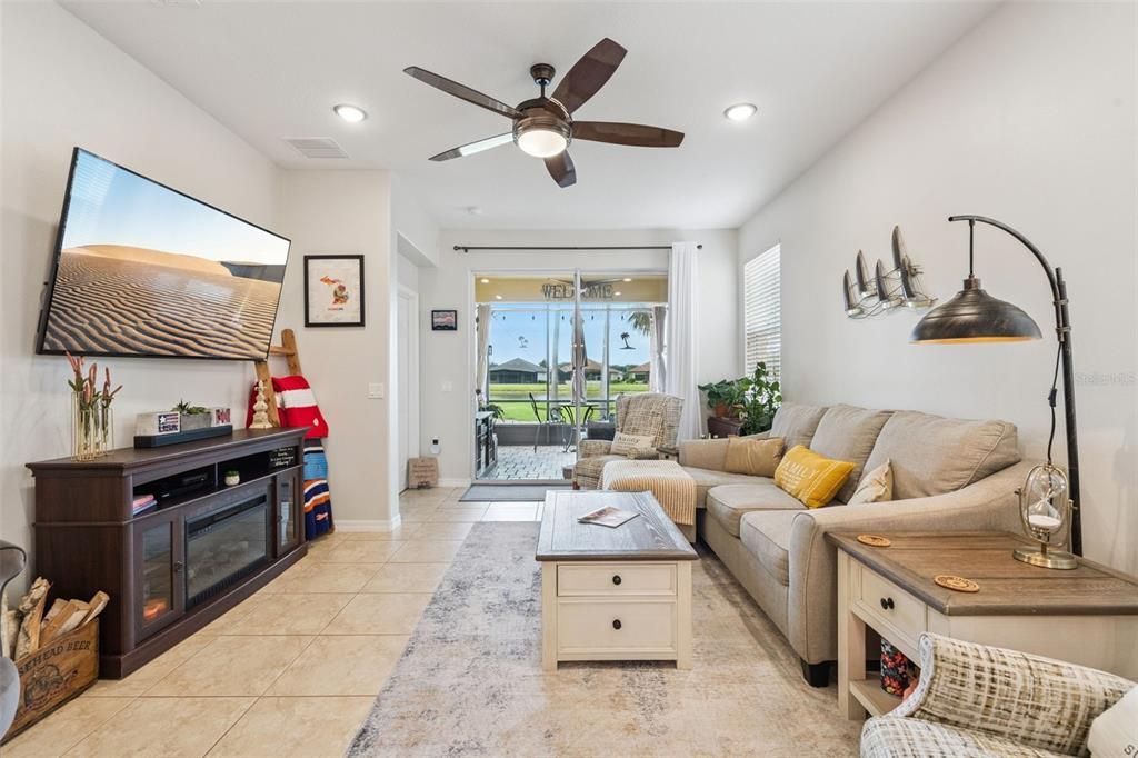 For Sale: $299,000 (3 beds, 2 baths, 1539 Square Feet)