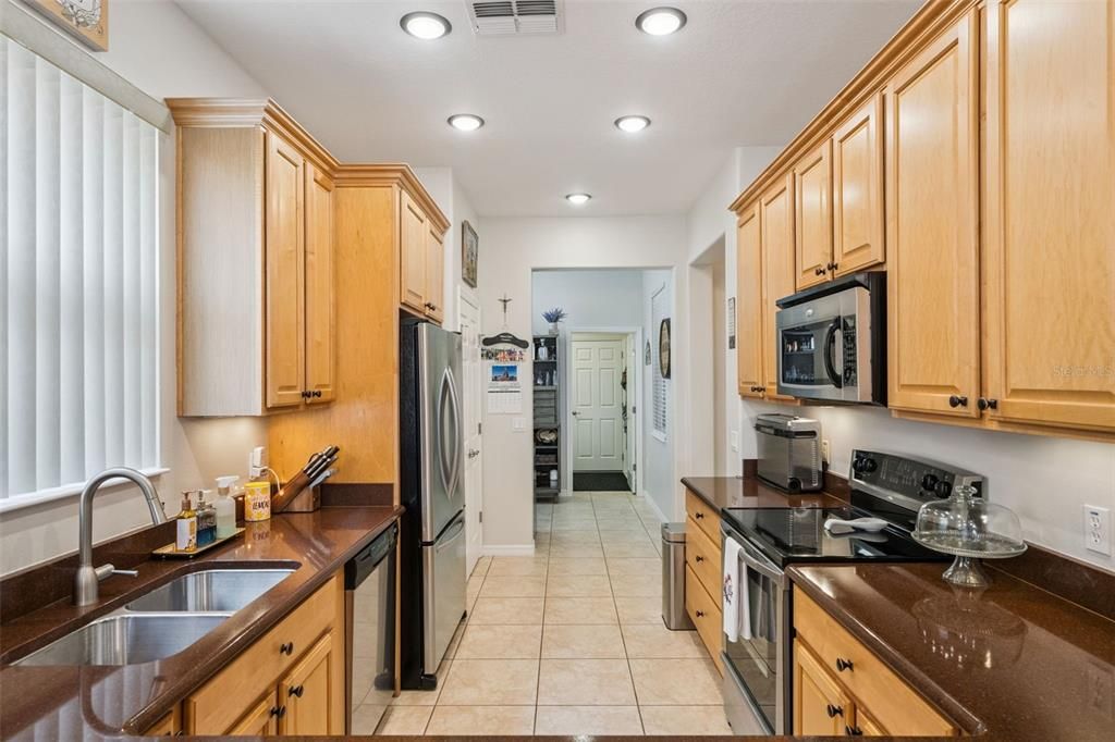 For Sale: $299,000 (3 beds, 2 baths, 1539 Square Feet)