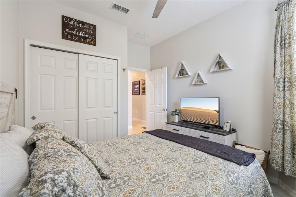 For Sale: $299,000 (3 beds, 2 baths, 1539 Square Feet)