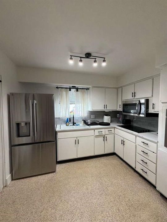 В аренду: $1,200 (5 спален, 2 ванн, 1512 Квадратных фут)