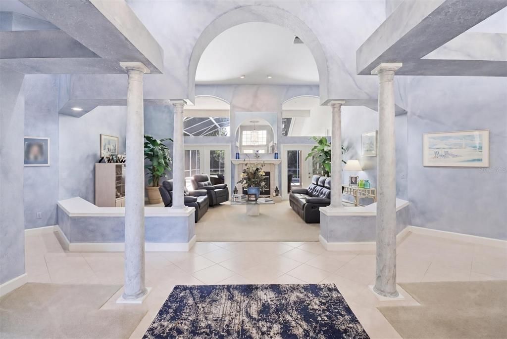 Activo con contrato: $924,500 (4 camas, 3 baños, 3575 Pies cuadrados)