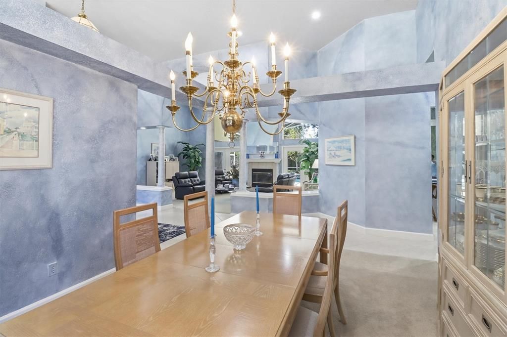 Activo con contrato: $924,500 (4 camas, 3 baños, 3575 Pies cuadrados)