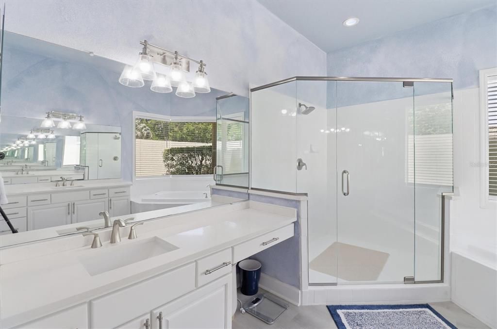 Activo con contrato: $924,500 (4 camas, 3 baños, 3575 Pies cuadrados)