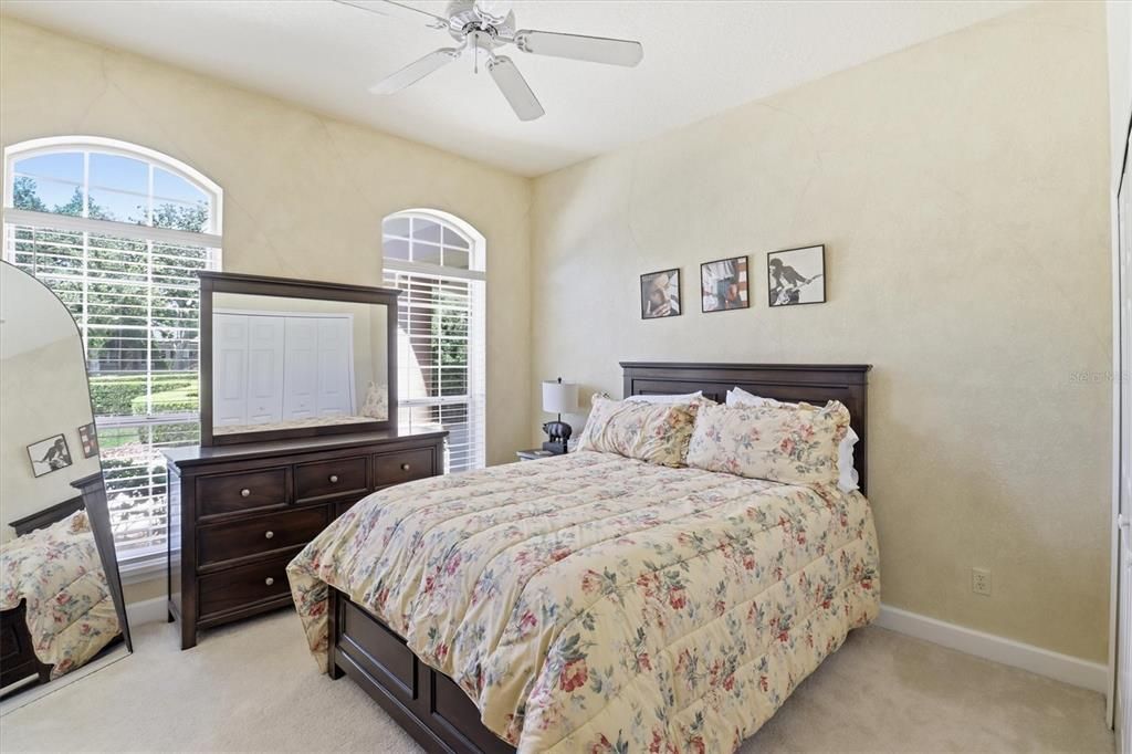 Activo con contrato: $924,500 (4 camas, 3 baños, 3575 Pies cuadrados)