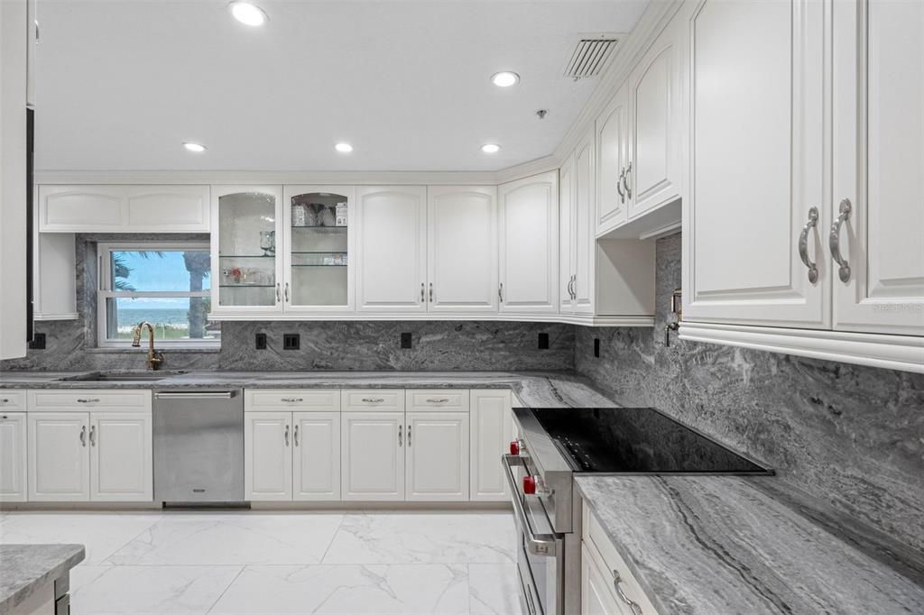 For Sale: $2,250,000 (3 beds, 3 baths, 2659 Square Feet)