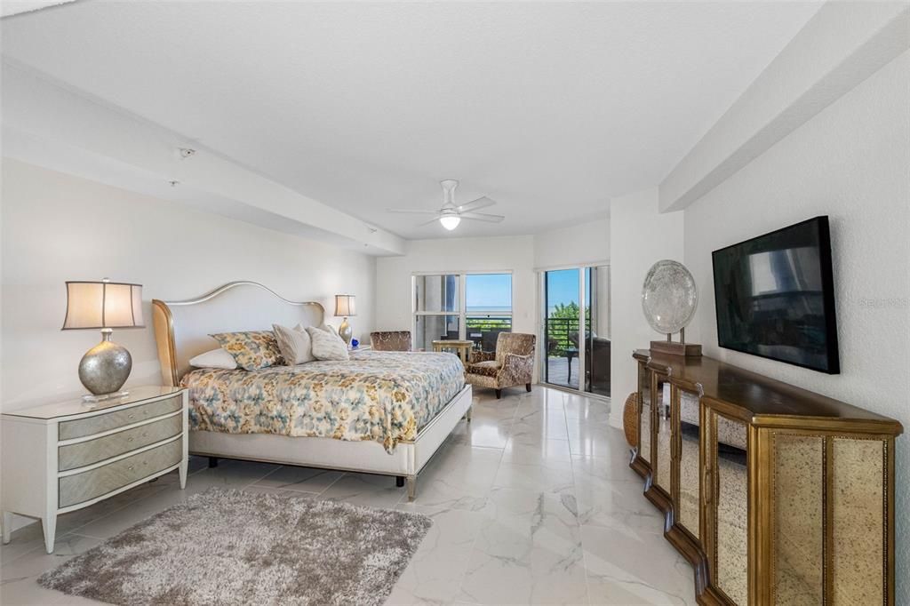 For Sale: $2,250,000 (3 beds, 3 baths, 2659 Square Feet)