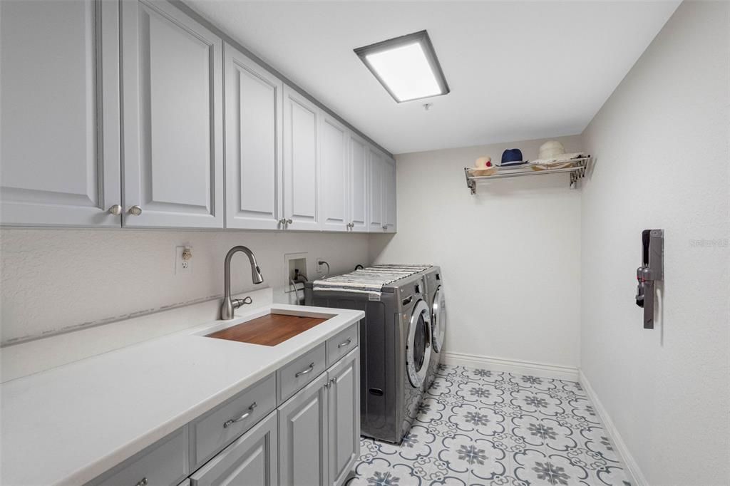 For Sale: $2,250,000 (3 beds, 3 baths, 2659 Square Feet)