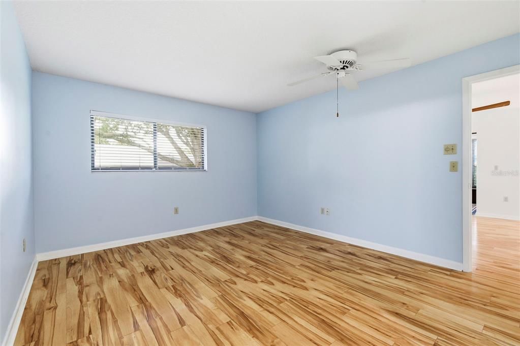 For Sale: $229,900 (2 beds, 2 baths, 1110 Square Feet)