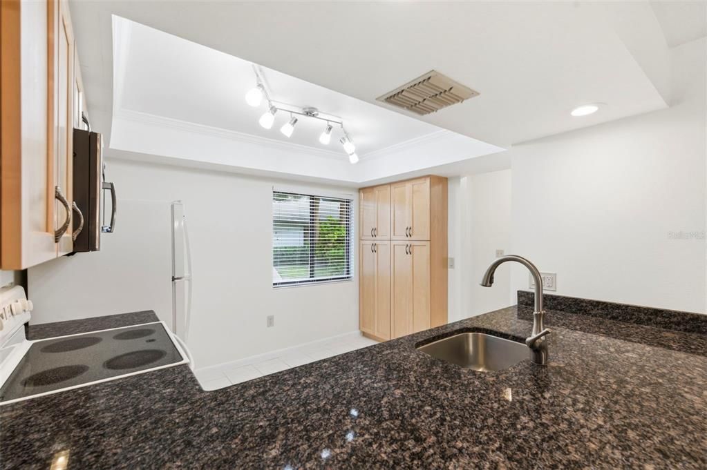 For Sale: $229,900 (2 beds, 2 baths, 1110 Square Feet)