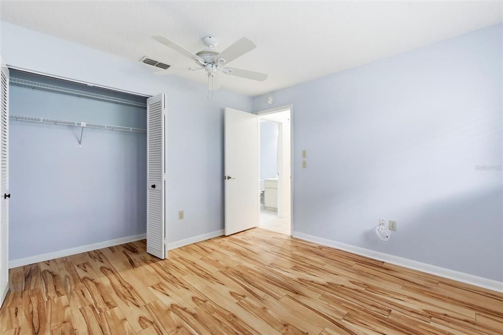 For Sale: $229,900 (2 beds, 2 baths, 1110 Square Feet)