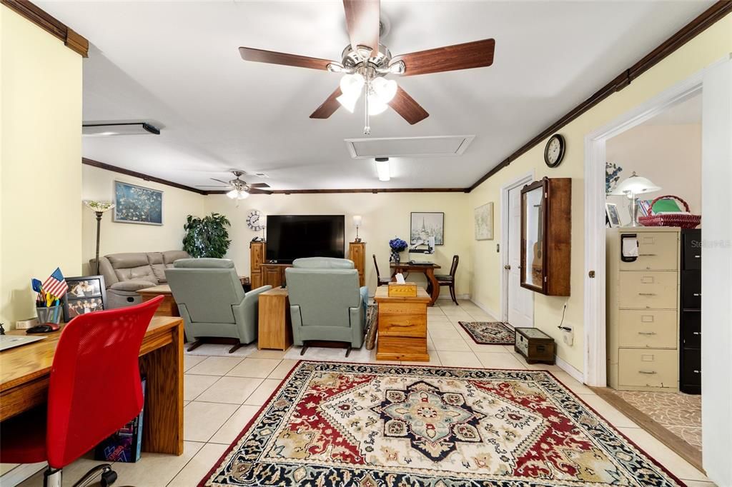 En Venta: $680,000 (4 camas, 2 baños, 3750 Pies cuadrados)