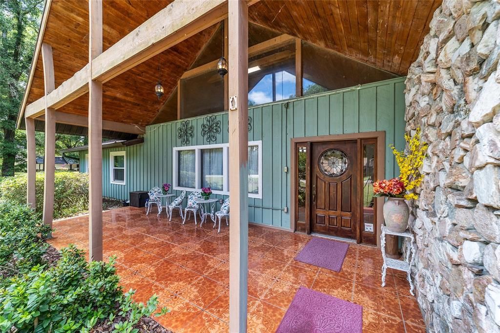 En Venta: $680,000 (4 camas, 2 baños, 3750 Pies cuadrados)