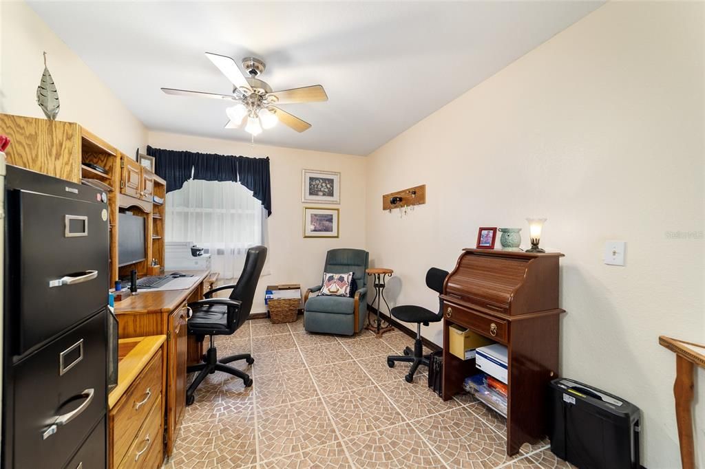 En Venta: $680,000 (4 camas, 2 baños, 3750 Pies cuadrados)