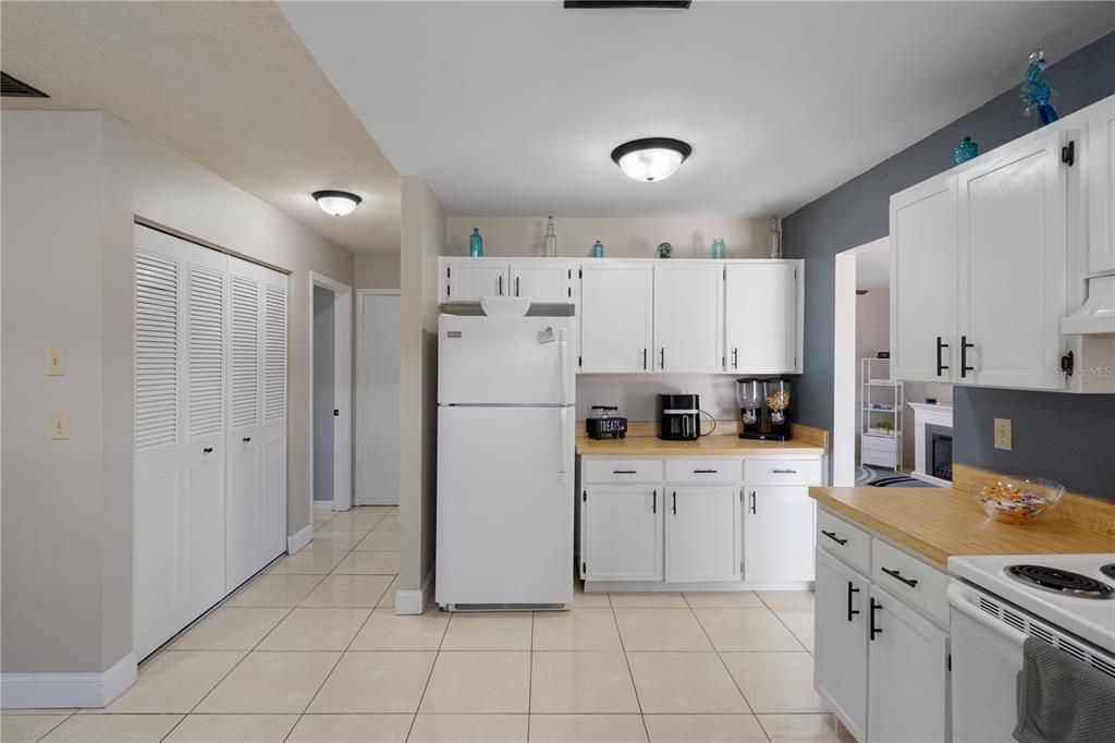 Activo con contrato: $269,900 (3 camas, 2 baños, 1603 Pies cuadrados)