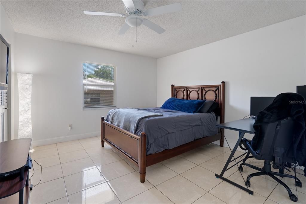 Activo con contrato: $269,900 (3 camas, 2 baños, 1603 Pies cuadrados)