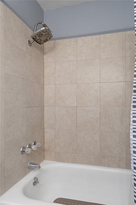 Activo con contrato: $269,900 (3 camas, 2 baños, 1603 Pies cuadrados)