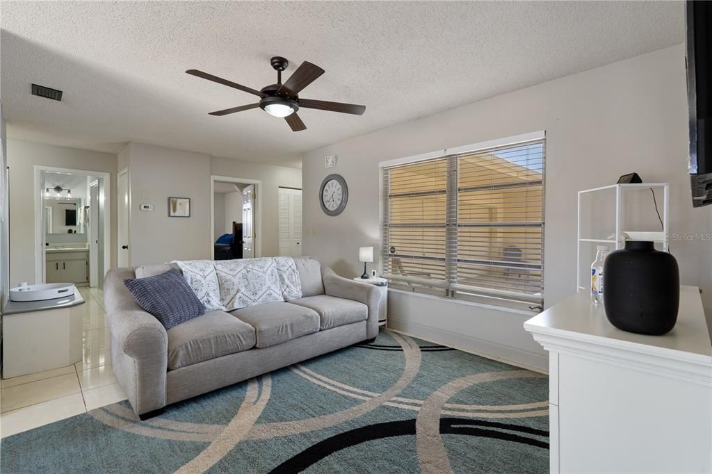 Activo con contrato: $269,900 (3 camas, 2 baños, 1603 Pies cuadrados)