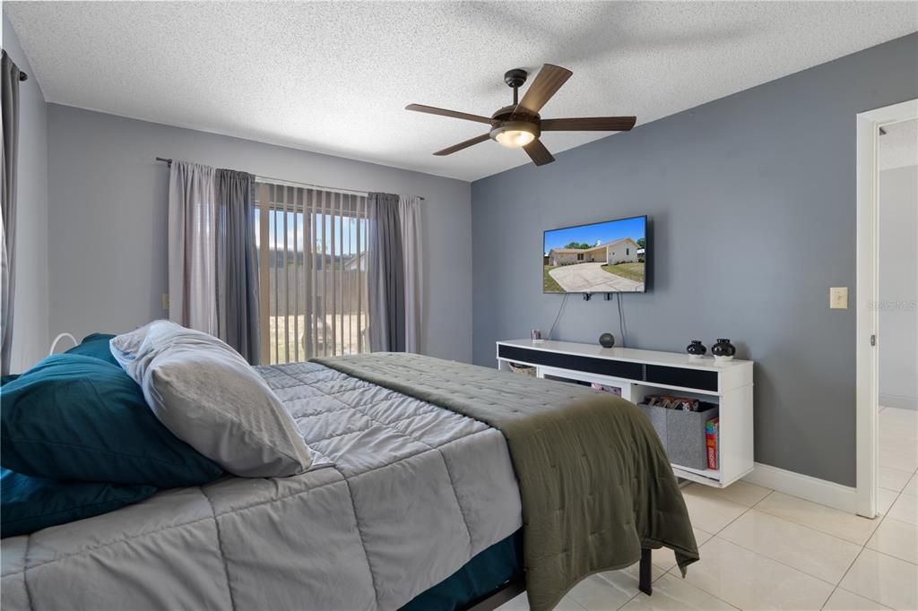 Activo con contrato: $269,900 (3 camas, 2 baños, 1603 Pies cuadrados)