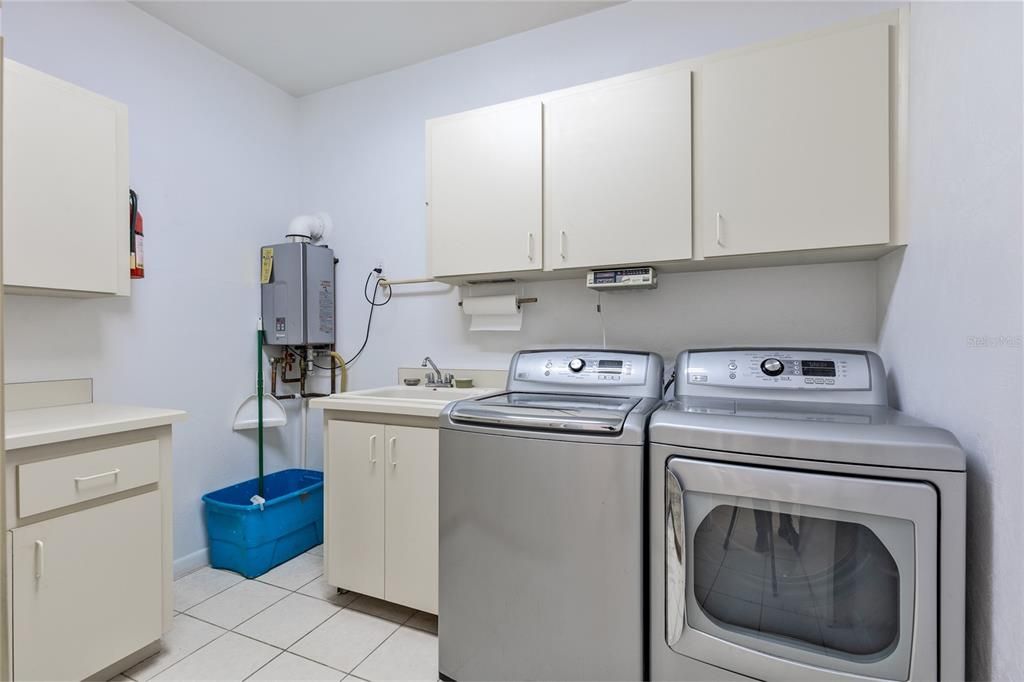 For Sale: $1,500,000 (3 beds, 3 baths, 3574 Square Feet)