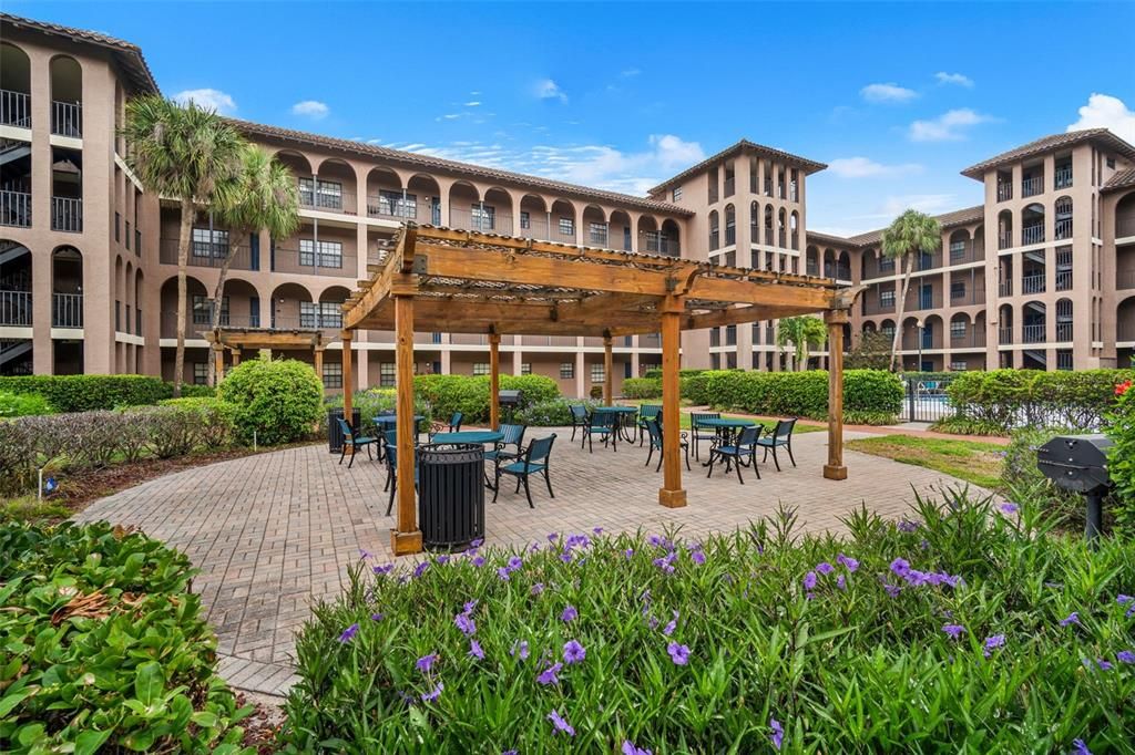 For Sale: $248,000 (2 beds, 1 baths, 914 Square Feet)