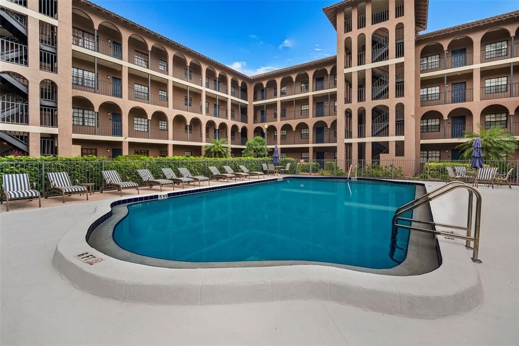For Sale: $248,000 (2 beds, 1 baths, 914 Square Feet)