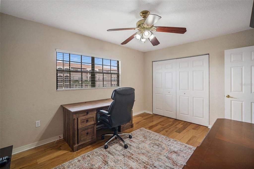 For Sale: $248,000 (2 beds, 1 baths, 914 Square Feet)