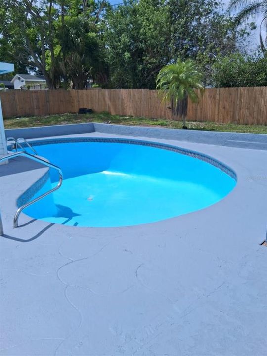 For Sale: $199,900 (2 beds, 1 baths, 1044 Square Feet)