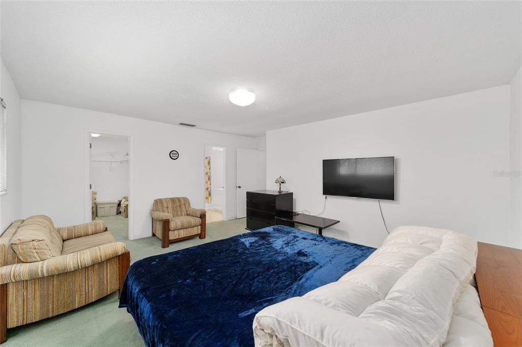 Activo con contrato: $499,000 (4 camas, 2 baños, 2873 Pies cuadrados)