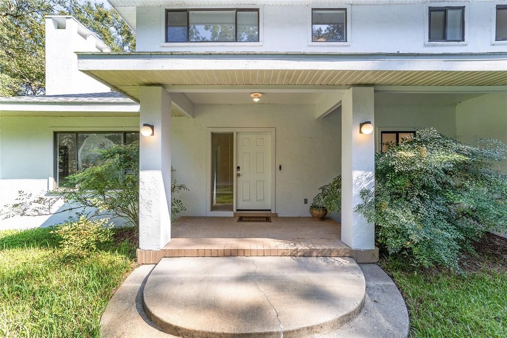 Activo con contrato: $499,000 (4 camas, 2 baños, 2873 Pies cuadrados)
