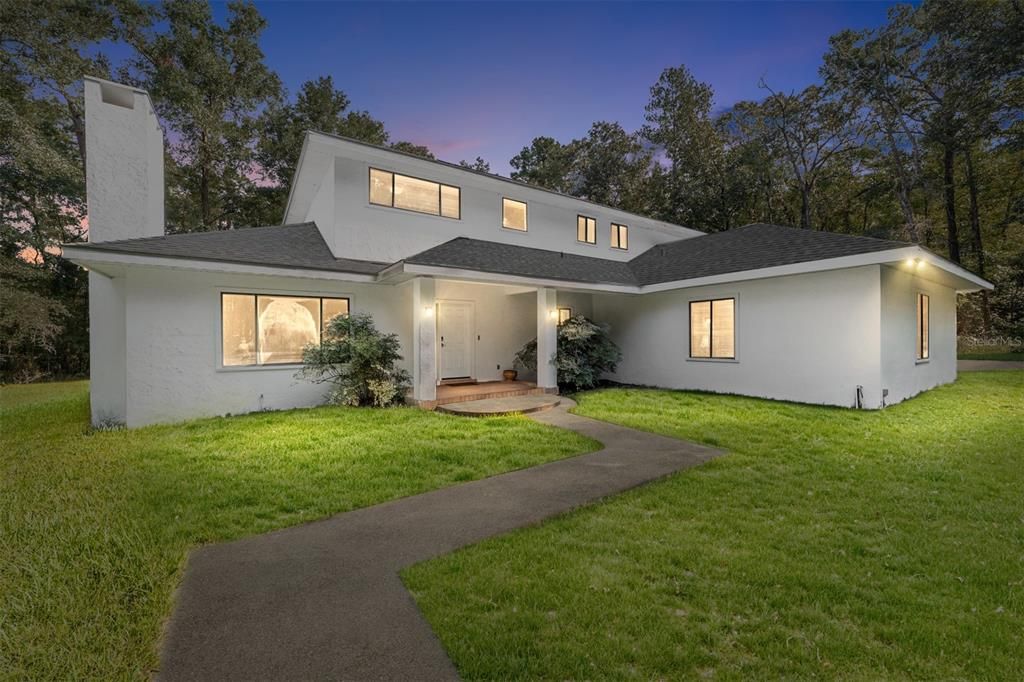 Activo con contrato: $499,000 (4 camas, 2 baños, 2873 Pies cuadrados)