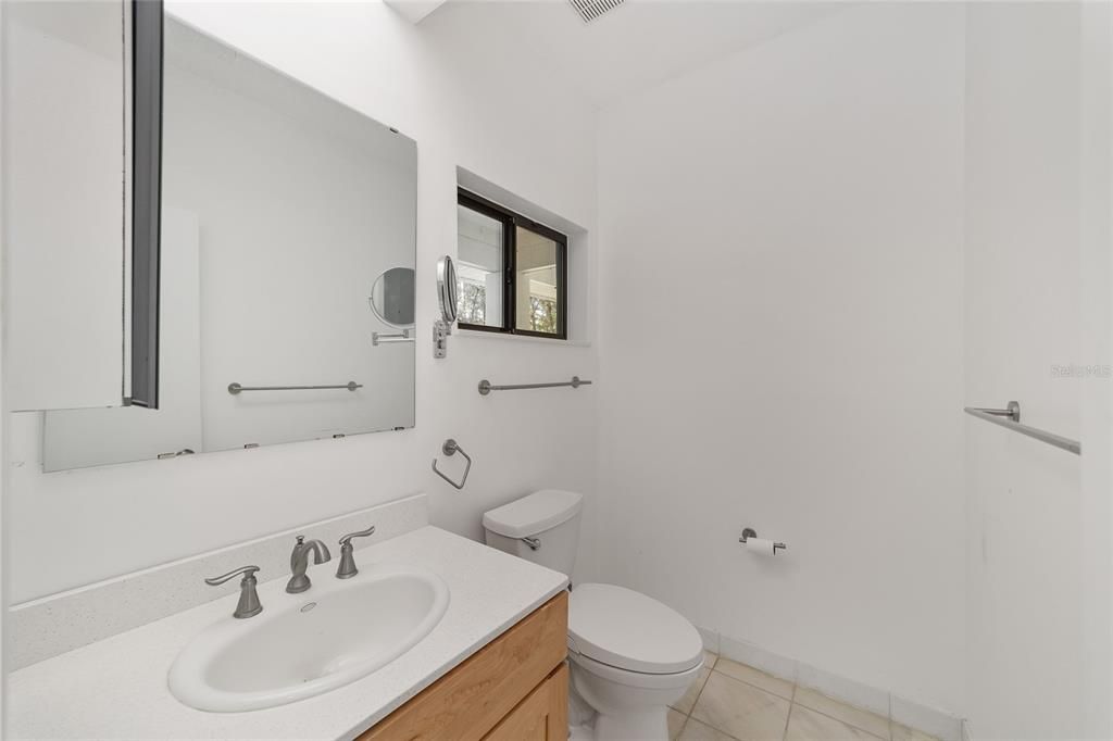 Activo con contrato: $499,000 (4 camas, 2 baños, 2873 Pies cuadrados)