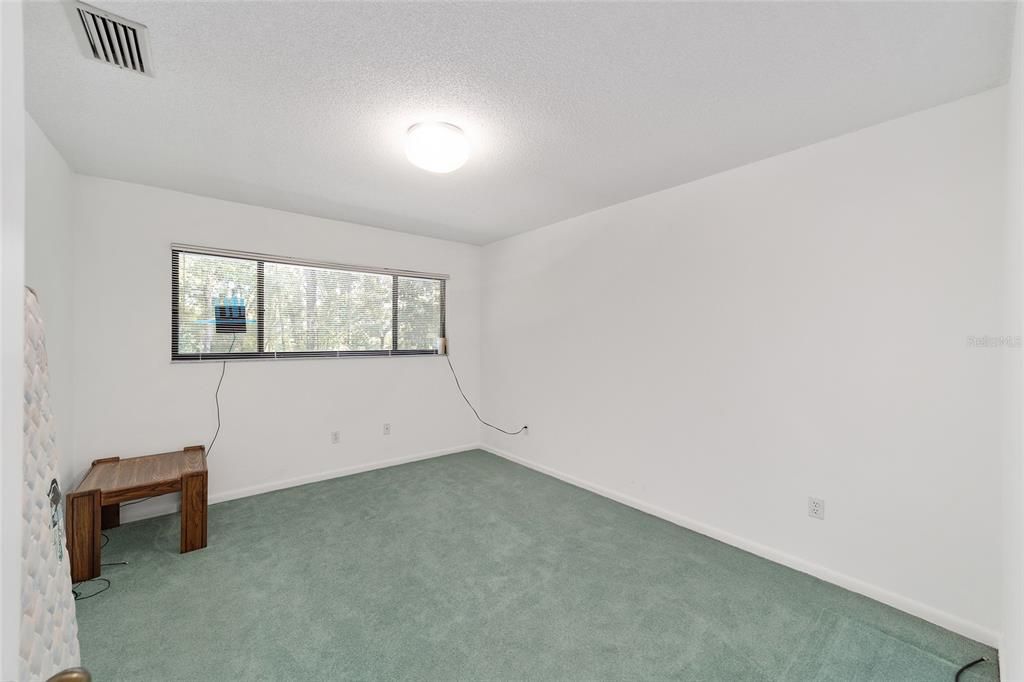 Activo con contrato: $499,000 (4 camas, 2 baños, 2873 Pies cuadrados)