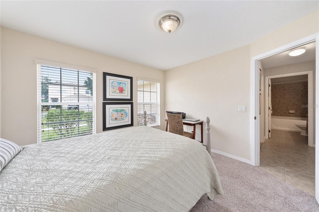 En Venta: $249,900 (2 camas, 2 baños, 1221 Pies cuadrados)