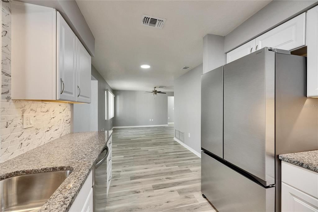 В аренду: $2,600 (2 спален, 2 ванн, 1193 Квадратных фут)