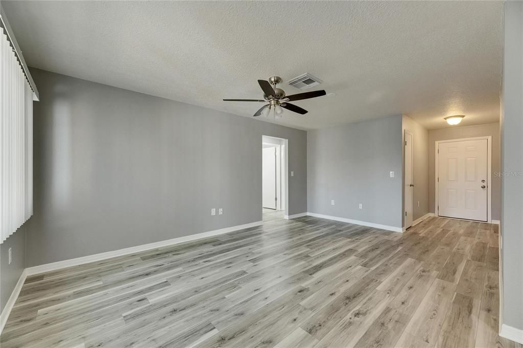 В аренду: $2,600 (2 спален, 2 ванн, 1193 Квадратных фут)
