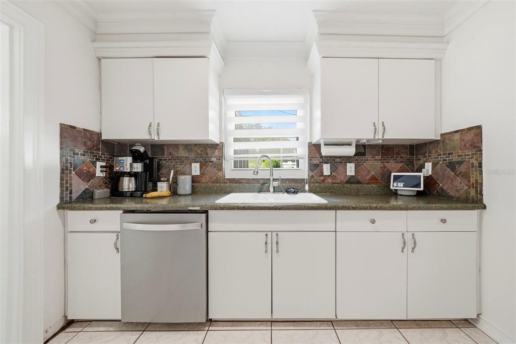 Activo con contrato: $385,000 (3 camas, 2 baños, 1328 Pies cuadrados)