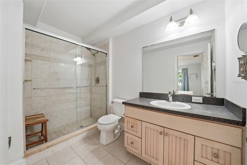 Activo con contrato: $385,000 (3 camas, 2 baños, 1328 Pies cuadrados)