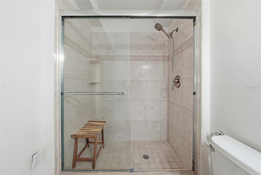 Activo con contrato: $385,000 (3 camas, 2 baños, 1328 Pies cuadrados)
